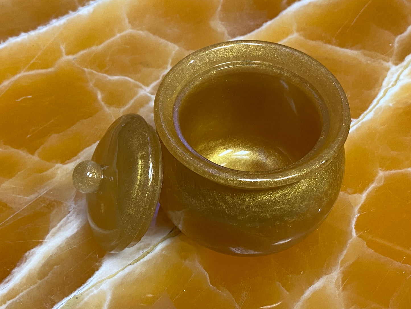 Gold Resin Honey Pot Bundle – Handmade Resin Jars with Tray, Kitchen & Dining Table Storage Set